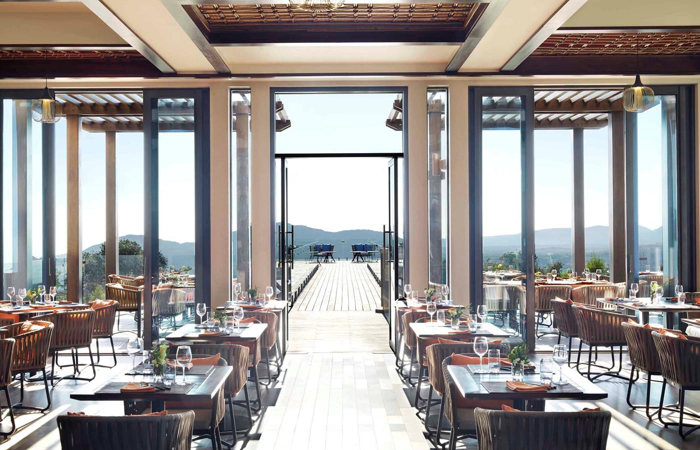 Bella Vista restaurant dining room at Anantara Al Jabal Al Akhdar overlooking the mountains