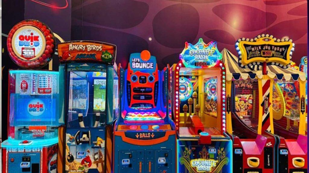 Arcade and prize games at Fabyland, Mall of Muscat