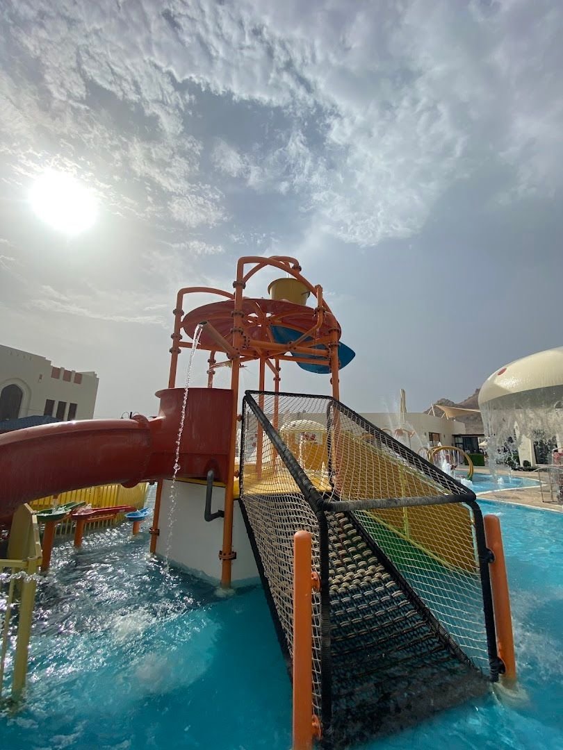 Kids' splash tower with tipping bucket at Wadina Water Park